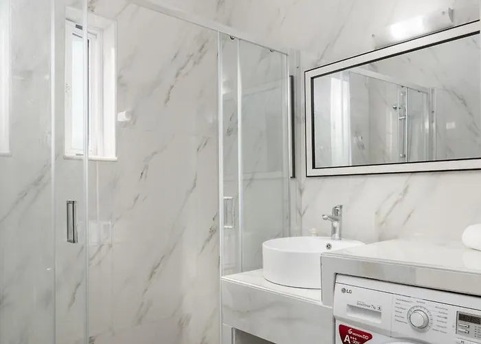 The South Escape With Front Pool * Plimmiri