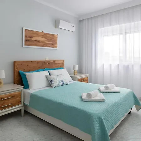 The South Escape With Front Pool