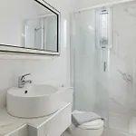 The South Escape With Front Pool