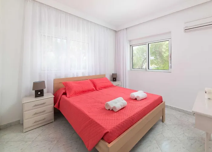 The South Escape With Front Pool Πλημμύρι