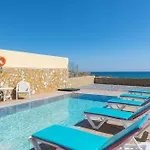 Nyaraló The South Escape With Front Pool