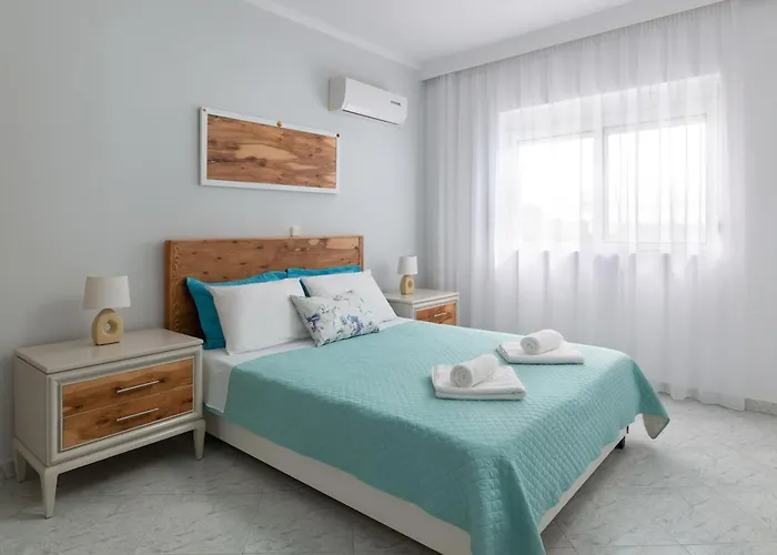 The South Escape With Front Pool